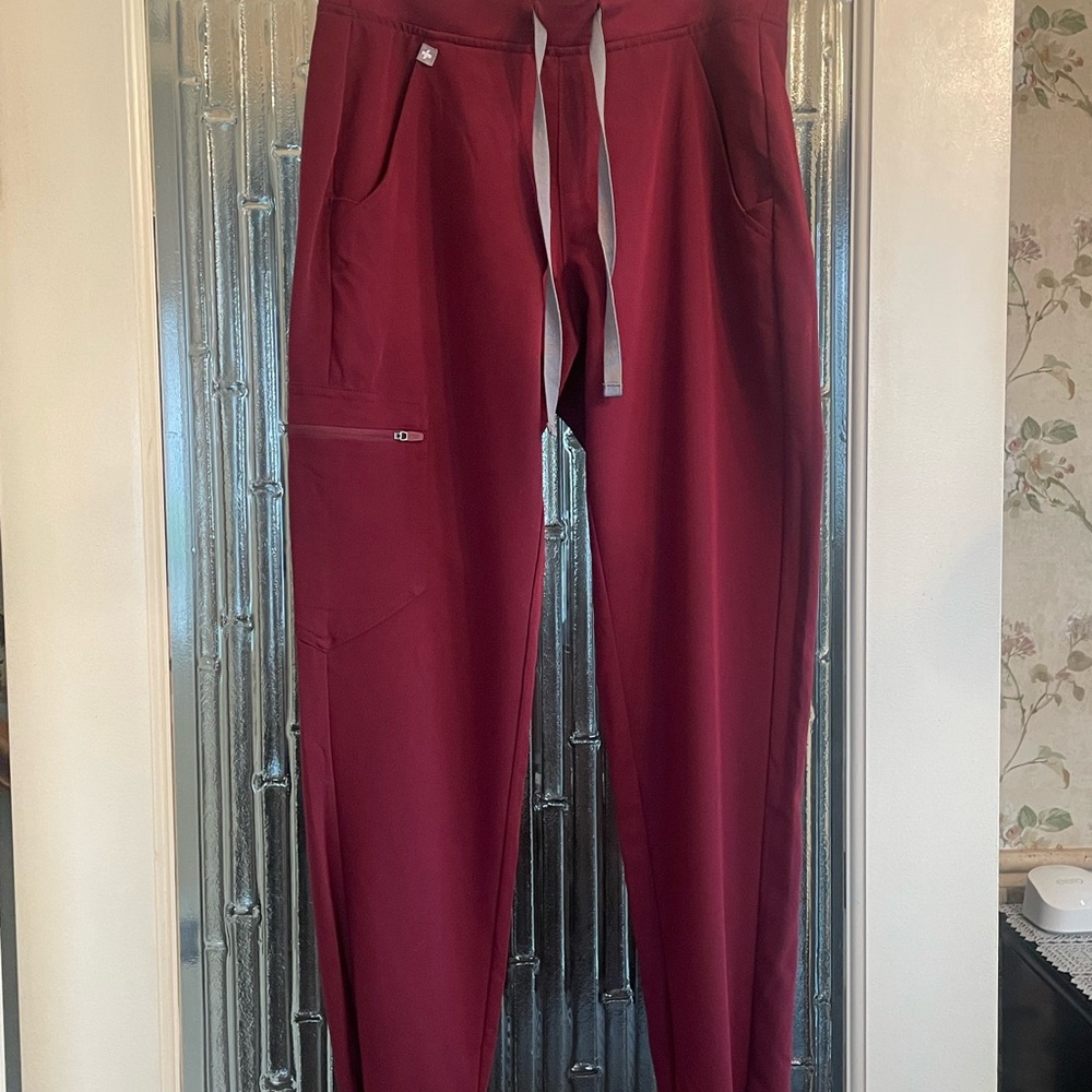 FIGS SCRUB PANTS SIZE XS - Picture 3 of 8
